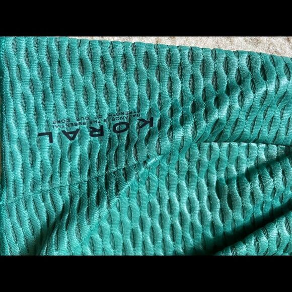 KORAL Raegan Shiny Netz Tank - Emerald Green Size S - Picture 6 of 8